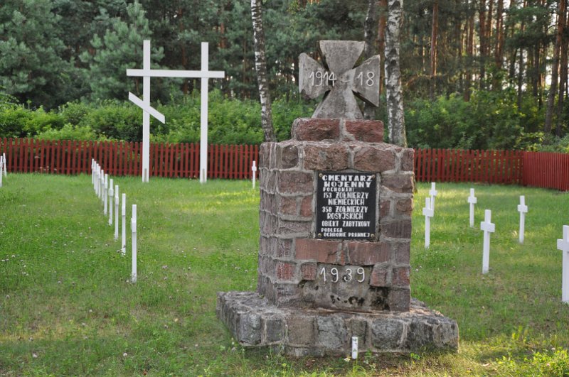 DSC_0515.JPG - Ten 1939 rok na cokole pomnika to żart historii.