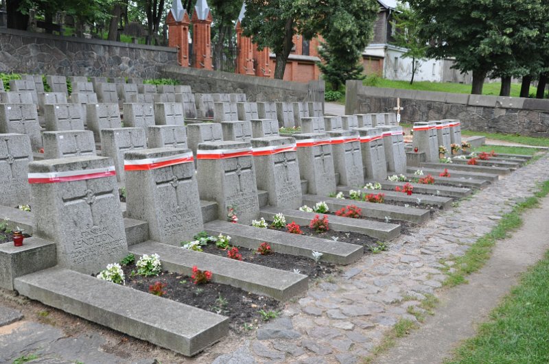 DSC_0405.JPG - Kwatera polskich żołnierzy należących do AK. Polegli podczas akcji "Burza", wyzwalania polskich terenów w 1944 r. Oni polegli przy wyzwalaniu Wilna.