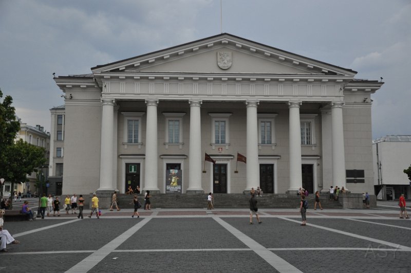 DSC_0452.JPG - Budynek ratusza miejskiego. Dzisiejszy kształt powstał w wyniku odbudowy po pożarze w XVIII w.