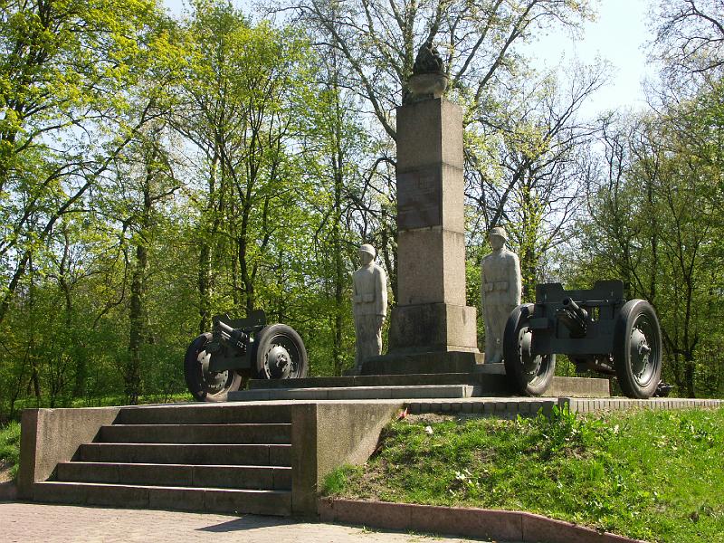 PICT1627.JPG - Pomnik Obrońców Modlina 1939