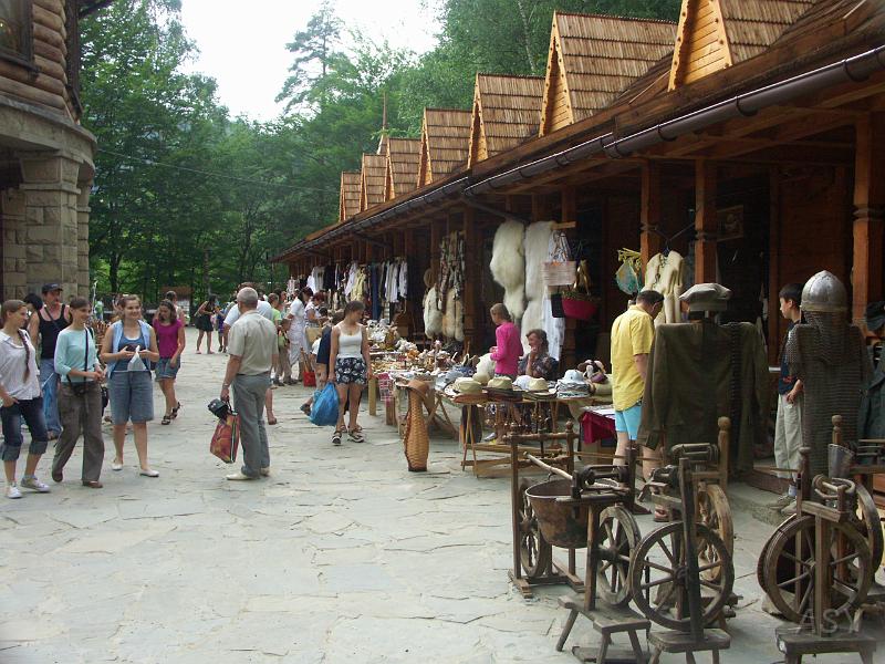 PICT2535.JPG - Bazar huculski w Jaremczu