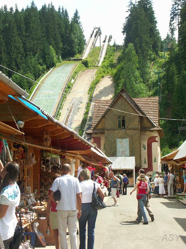 PICT2745.JPG - Bazar tuż przy skoczni.