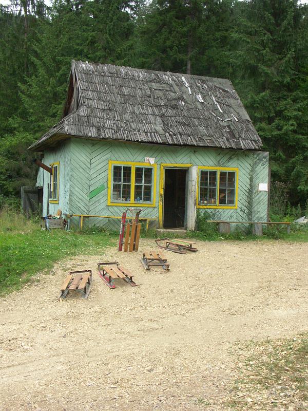 PICT2756.JPG - Wielbiciele sportów zimowo-letnich mogą skorzystać z toru saneczkowego,