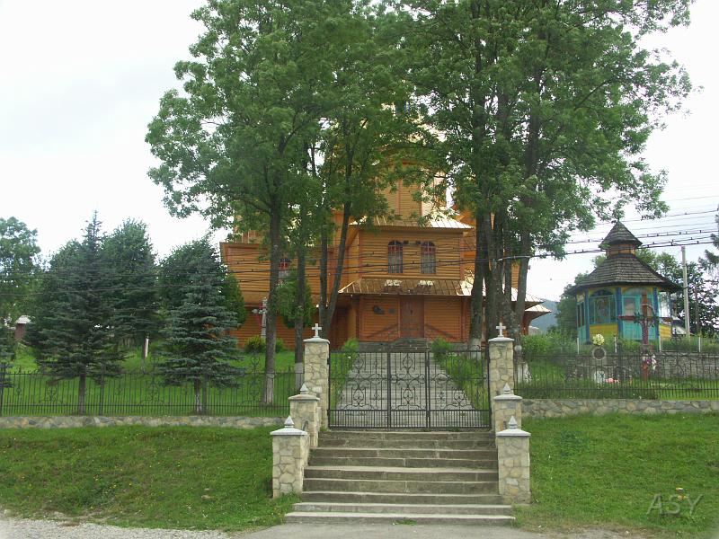 PICT2778.JPG - Na wzgórzu stara cerkiew.