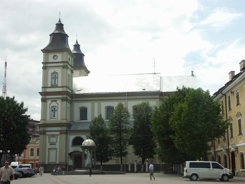 PICT2978.JPG - Południowa część majdanu Szpetyckiego. Katedra greko-katolicka.