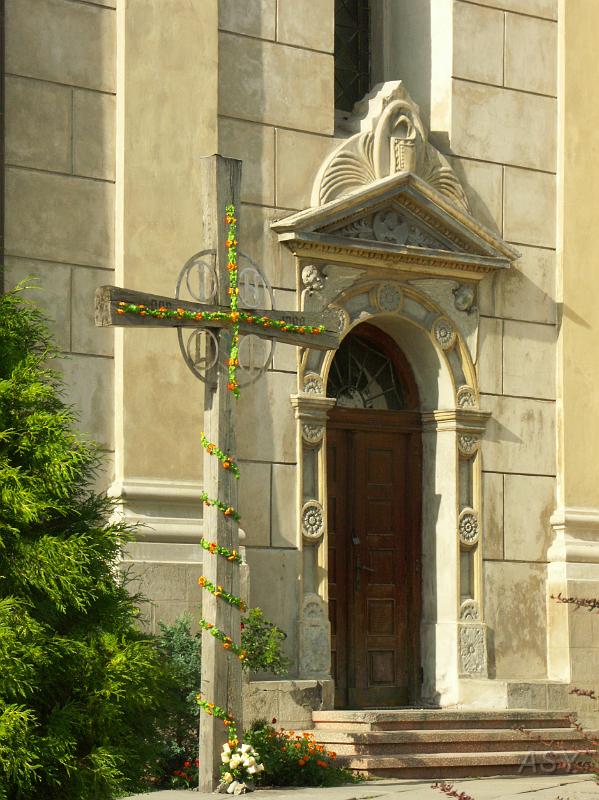 PICT3088.JPG - W bazylice była msza, trudno przeszkadzać.