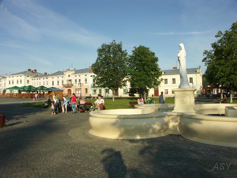 PICT3135.JPG - Wracamy na urzekający rynek.